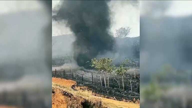 video:-redemoinho-de-fumaca-surge-em-meio-a-queimadas-no-interior