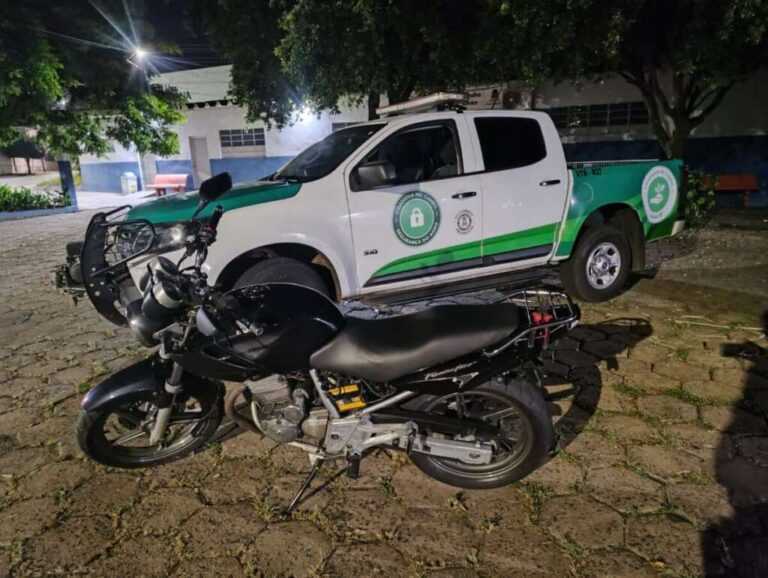 gcm-apreende-motocicleta-e-detem-condutor-que-causava-transtorno-na-cidade