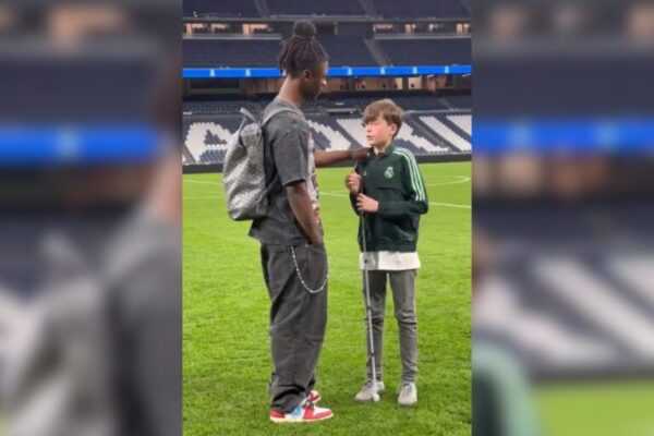 camavinga,-do-real-madrid,-realiza-sonho-de-torcedor-cego.-assista