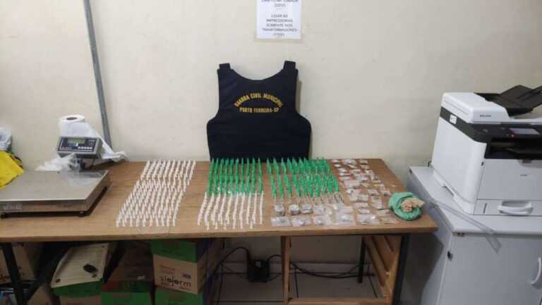 porto-ferreira.-gcm-da-mais-“uma-paulada”-no-trafico-e-tira-quase-1-kg-de-drogas-das-ruas