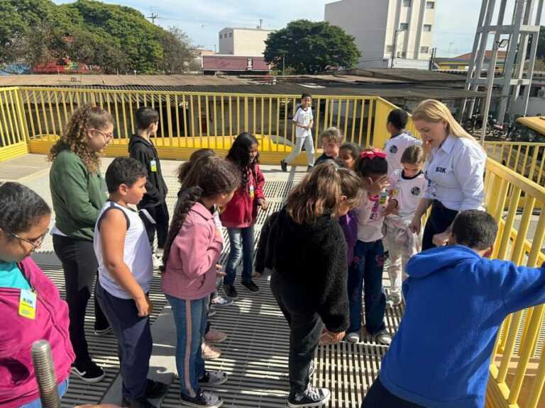 estudantes-da-rede-municipal-de-ensino-visitam-brk-para-conhecer-o-tratamento-de-agua-e-esgoto