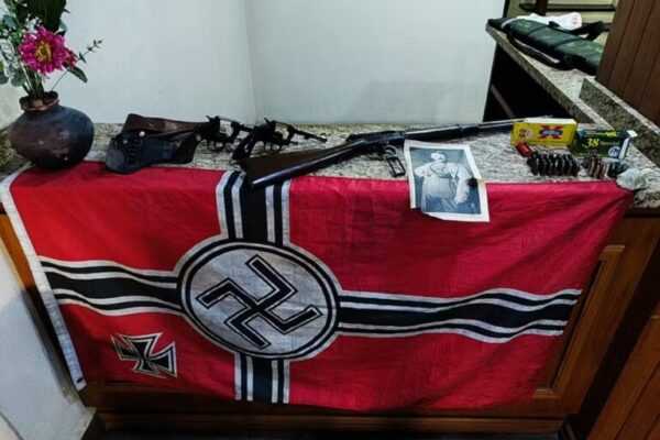 homem-e-preso-no-rs-com-bandeira-nazista-e-foto-de-hitler-na-geladeira