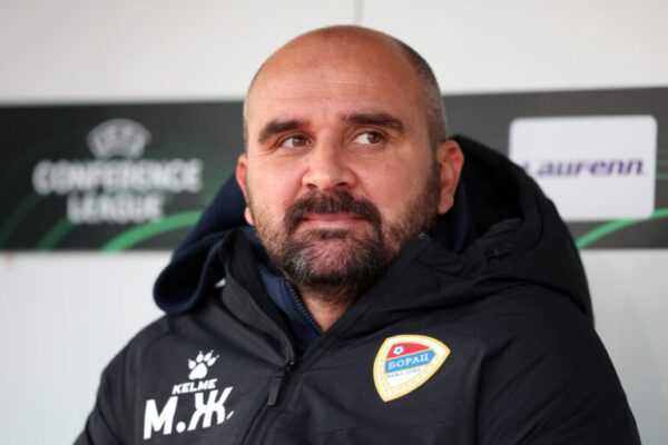 Técnico tem mal súbito e morre durante partida do Campeonato Sérvio tecnico-tem-mal-subito-e-morre-durante-partida-do-campeonato-servio